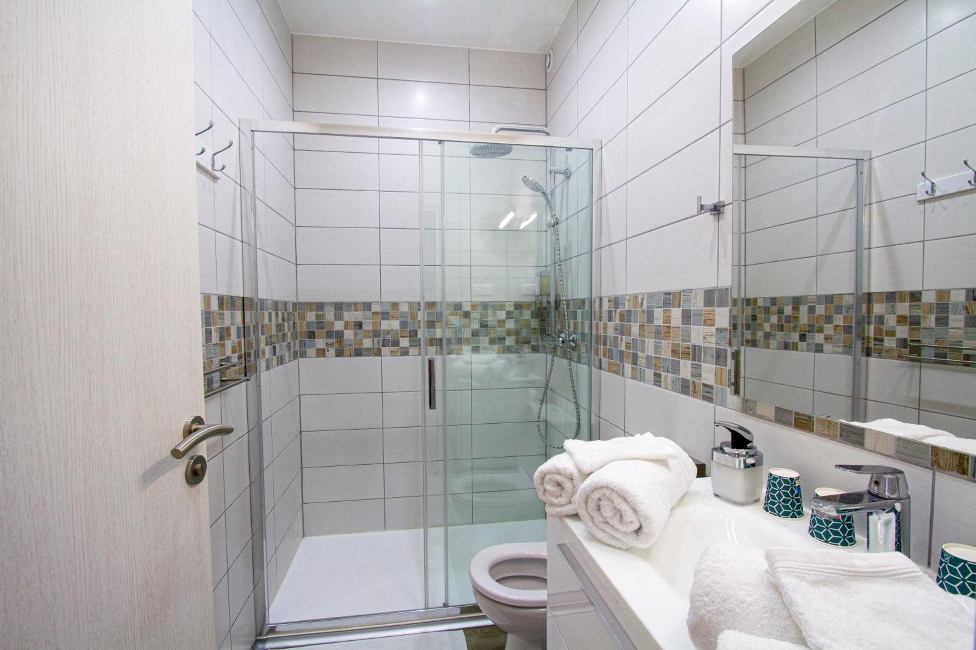 Soleil D'Ete - Netflix & Wifi - Balcon - Climatisation - Parking Gratuit - Check-In 24H24 - Emplacement Velos - Goodmarning Châlons-en-Champagne Εξωτερικό φωτογραφία