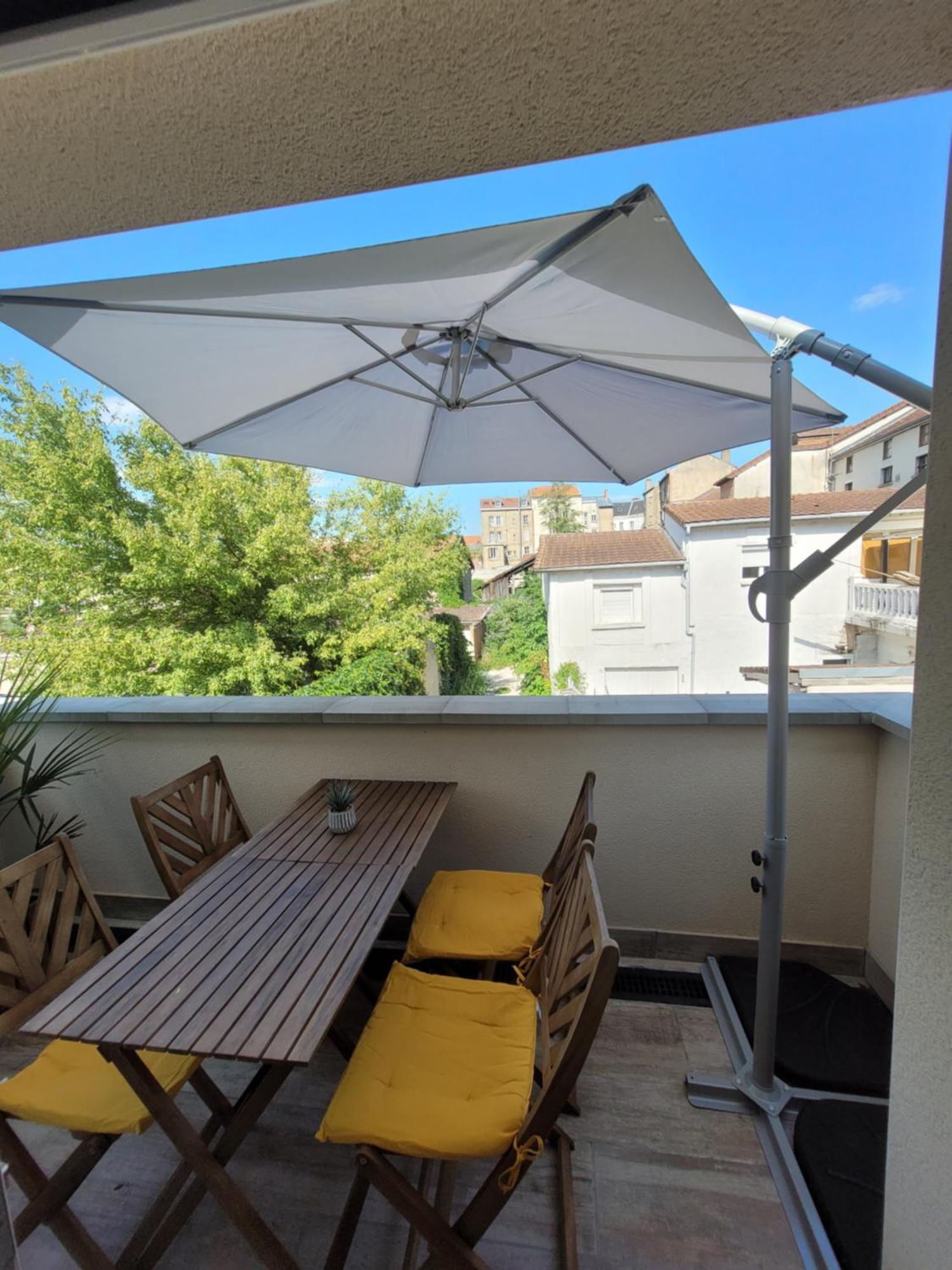 Soleil D'Ete - Netflix & Wifi - Balcon - Climatisation - Parking Gratuit - Check-In 24H24 - Emplacement Velos - Goodmarning Châlons-en-Champagne Εξωτερικό φωτογραφία